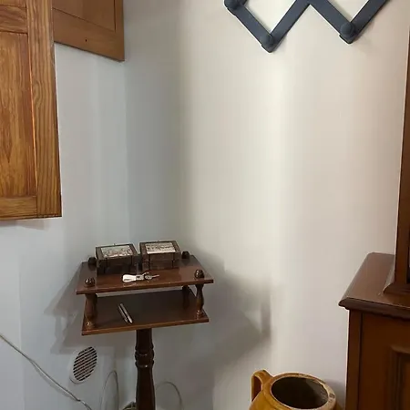 Dipendenza De L'antica بيت للعطل