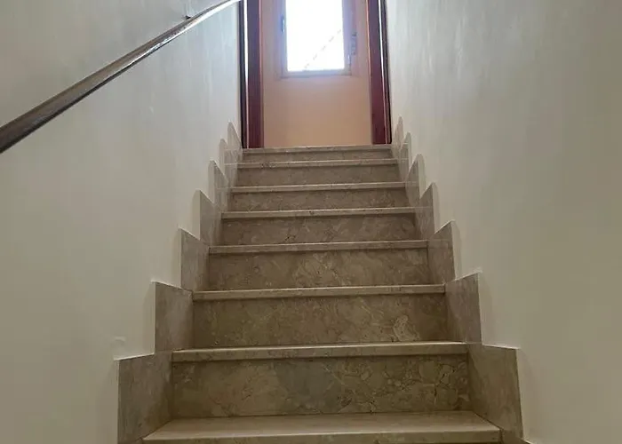 Dipendenza De L'antica بيت للعطل